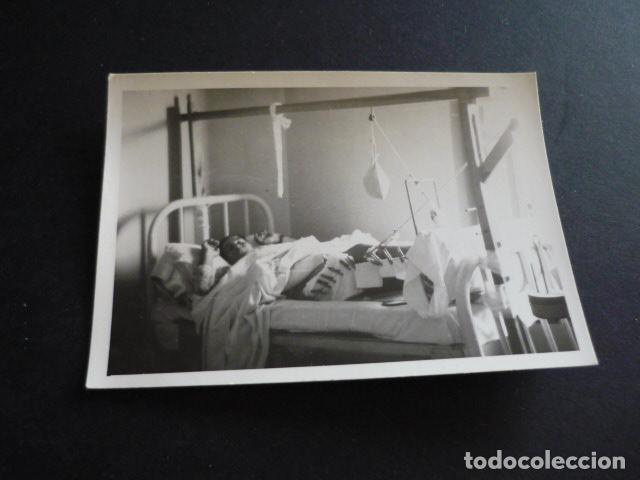 Alte Fotografie: FOTOGRAFIA MALFORMACION FISICA POR EL DOCTOR GARAIZABAL A&Ntilde;OS 40 ANTIGUA FOTOGRAFIA 6 X 9 CM