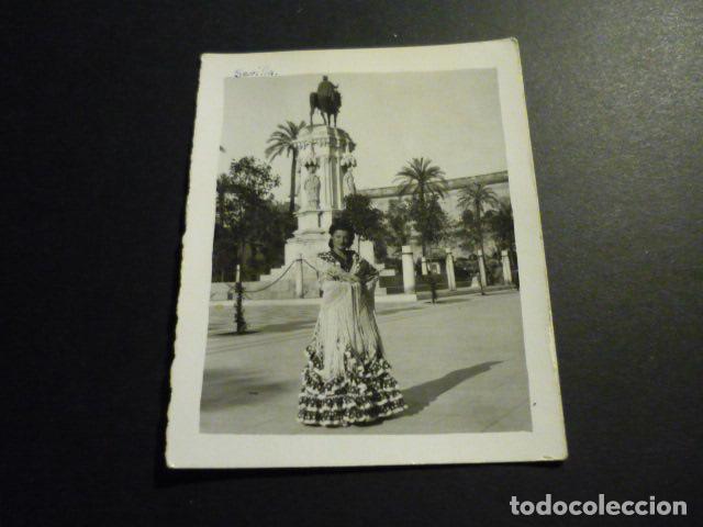 Fotograf&iacute;a antigua: SEVILLA MUJER EN TRAJE DE SEVILLANA ANTIGUA FOTOGRAFIA 7 X 9 CM