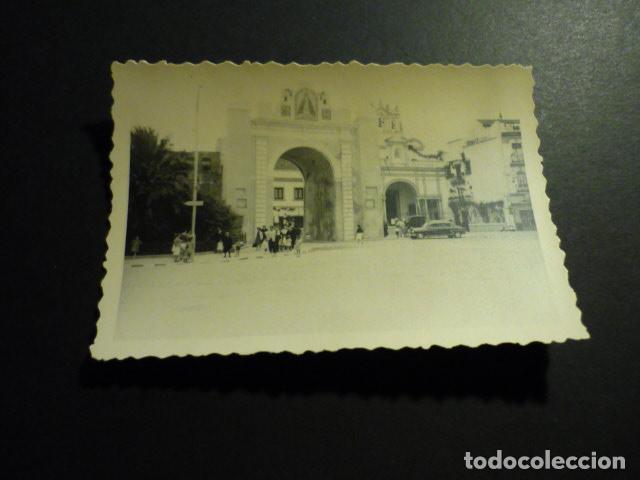 Fotografia antiga: SEVILLA ARCO DE LA MACARENA ANTIGUA FOTOGRAFIA 7 X 10 CM