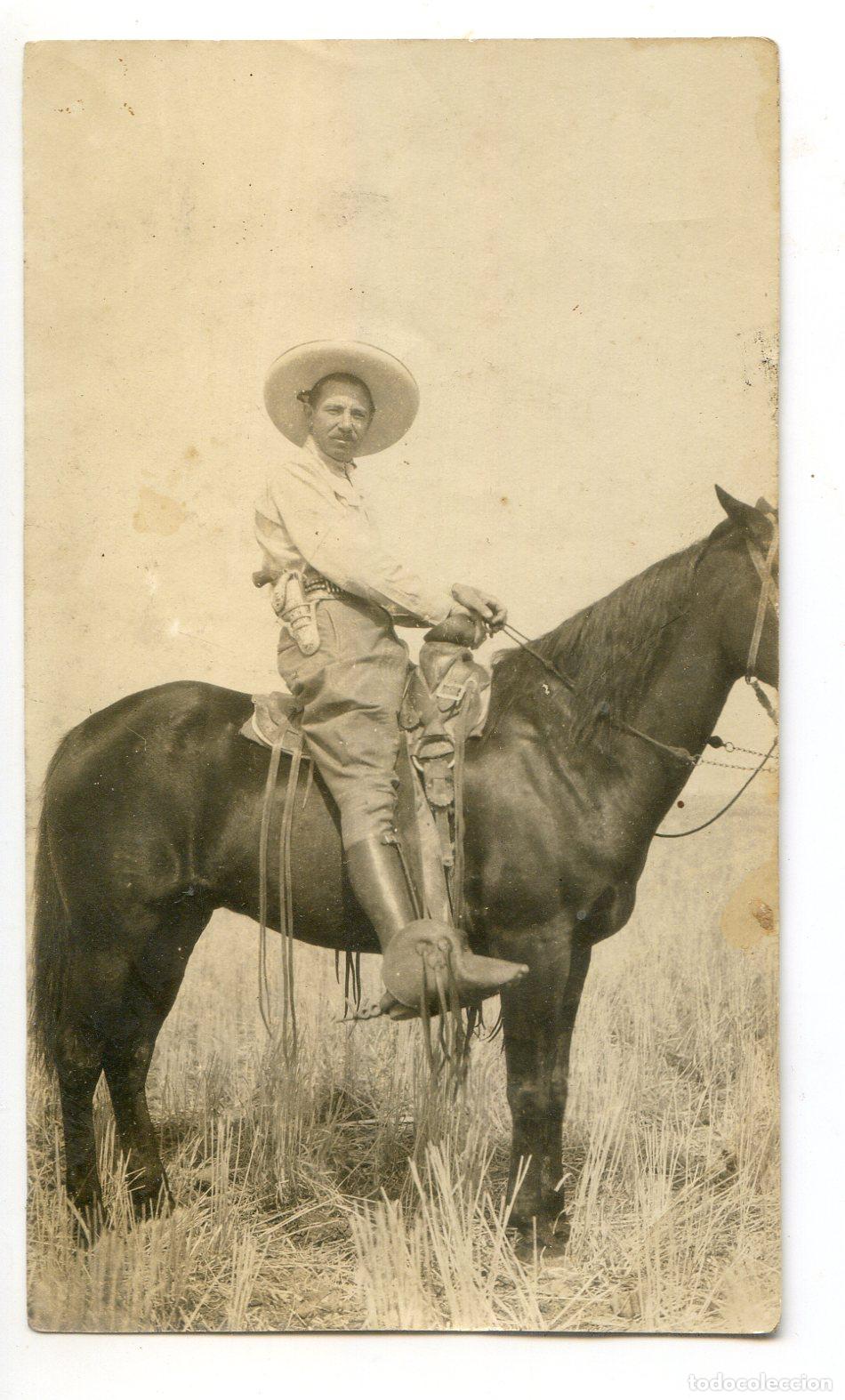 Fotograf&iacute;a antigua: M&eacute;xico 1926, emigrante espa&ntilde;ol a caballo, dedicatoria a su madre al dorso