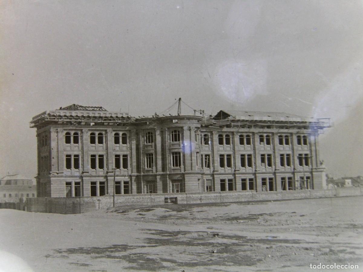 Fotograf&iacute;a antigua: FOTOGRAF&Iacute;A EN PLACA DE CRISTAL DE LA CONSTRUCCI&Oacute;N DE ALG&Uacute;N EDIFICIO. DESCONOCIDO