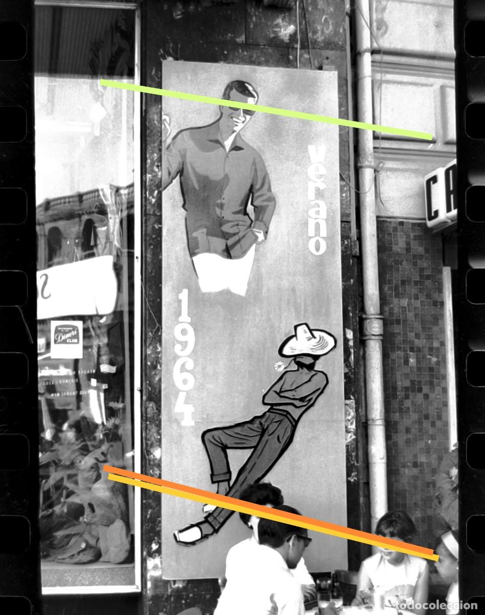 Alte Fotografie: Antiguo negativo de fotograf&iacute;a. Cartel publicitario, moda, escaparate. A&ntilde;o 1964