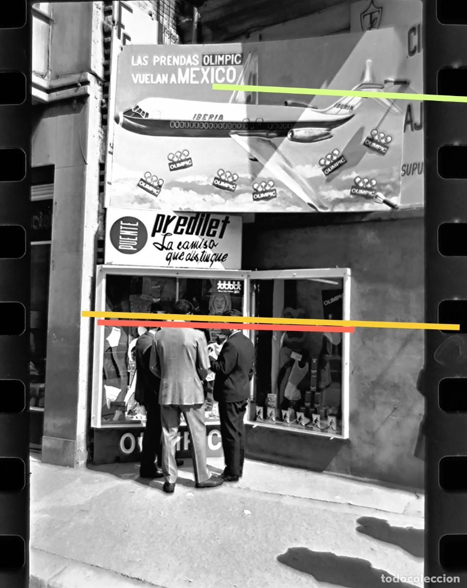 Fotografia antica: Antiguo negativo de fotograf&iacute;a. Escaparate. Lencer&iacute;a masculina Olimpic. Vuela con Iberia. A&ntilde;os 60