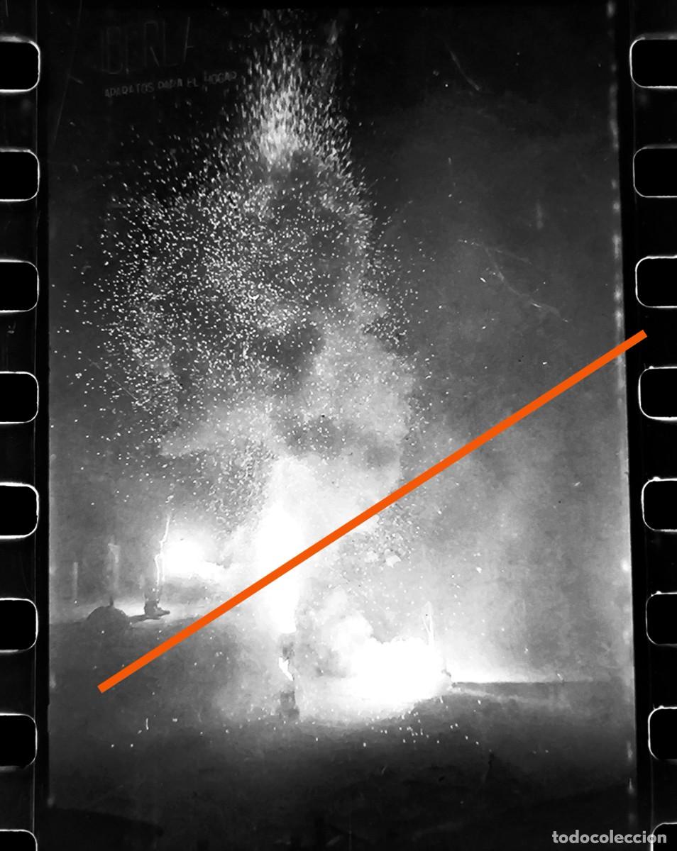 Alte Fotografie: Antiguo negativo de fotograf&iacute;a. Falla. Valencia en fallas. A&ntilde;o 1964