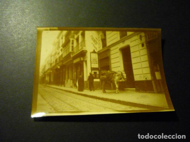 Photographie ancienne: CADIZ UNA CALLE 1900 FOTOGRAFIA POR VIAJERO FRANCES 6 X 9 CM