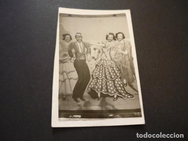 Photographie ancienne: AMIGOS EN FERIA POR FOTOGRAFO AMBULANTE ANTIGUA FOTOGRAFIA 4,5 X 6,5 CM