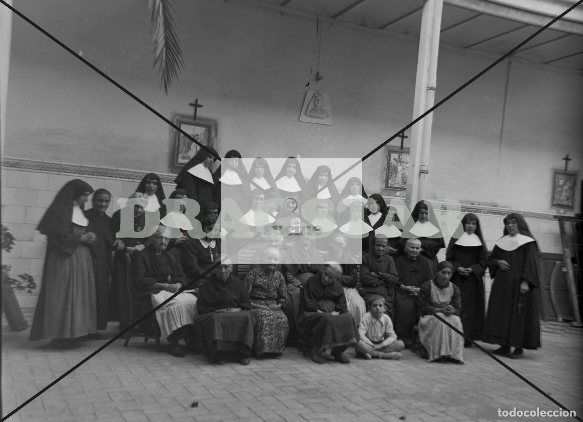 Antique Photography: CASTELLON EN EL RECUERDO, PLACA ORIGINAL ASILO DE LAS HERMANITAS DE LOS POBRES CALLE GOBERNADOR
