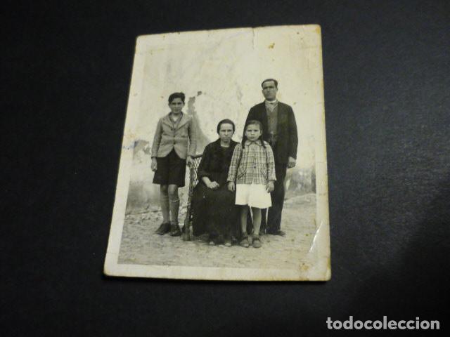 Fotograf&iacute;a antigua: CAMPO DE CRIPTANA CIUDAD REAL FAMILIA ANTIGUA FOTOGRAFIA 6 X 8 CM