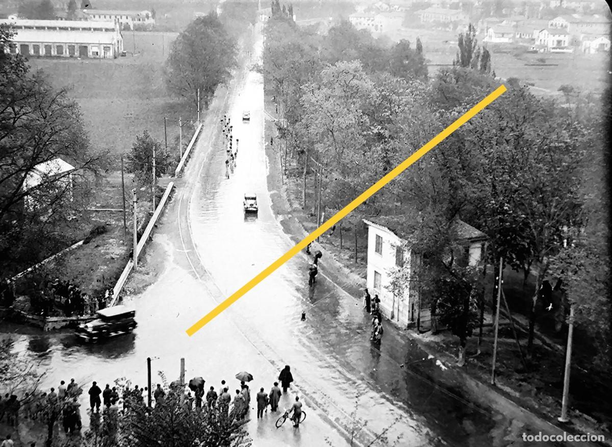 Fotografia antiga: Antiguo negativo de fotograf&iacute;a. Carrera ciclista. A&ntilde;o 1935.