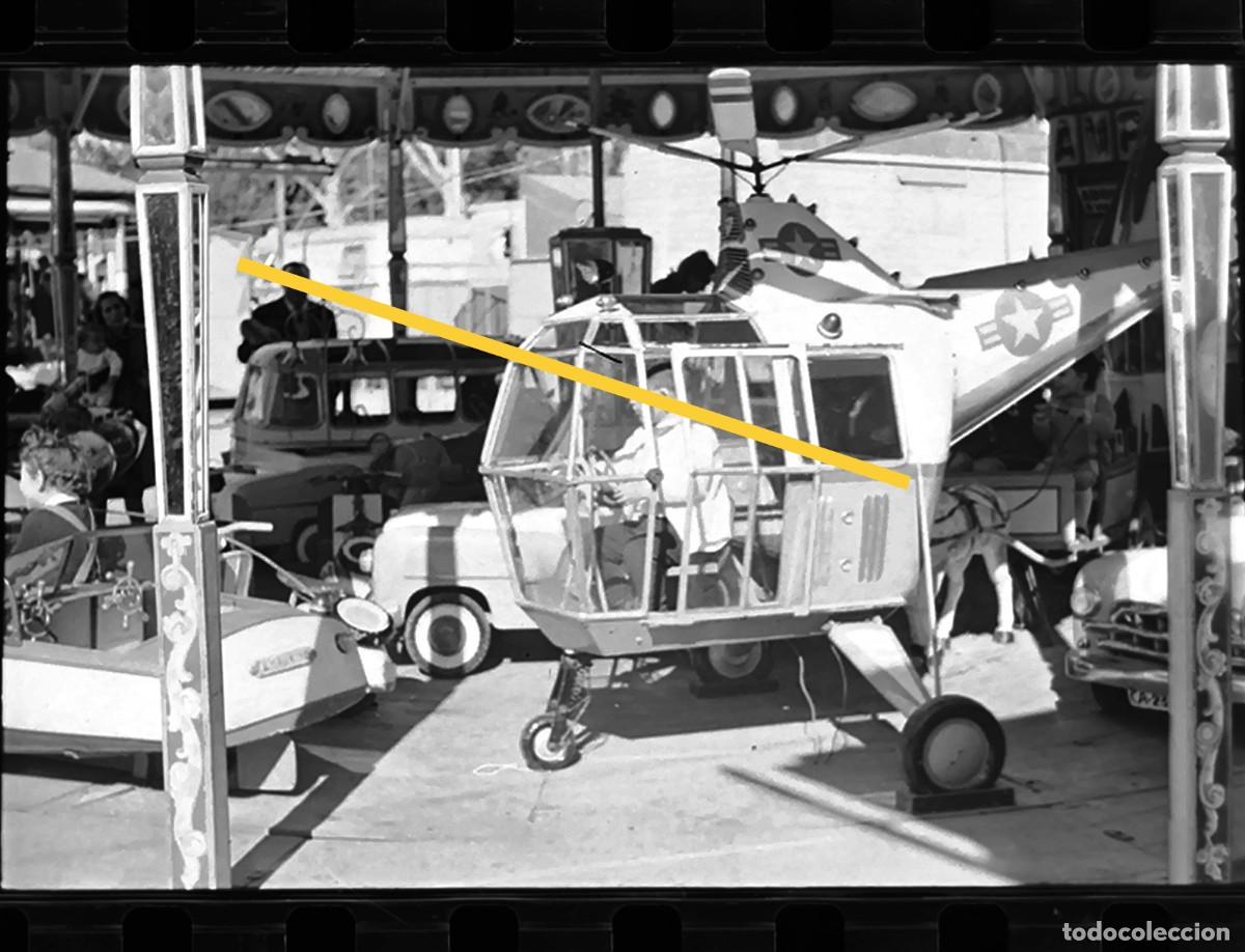 Alte Fotografie: Antiguo negativo de fotograf&iacute;a. T&iacute;ovivo. Feria de Valencia. A&ntilde;os 60.