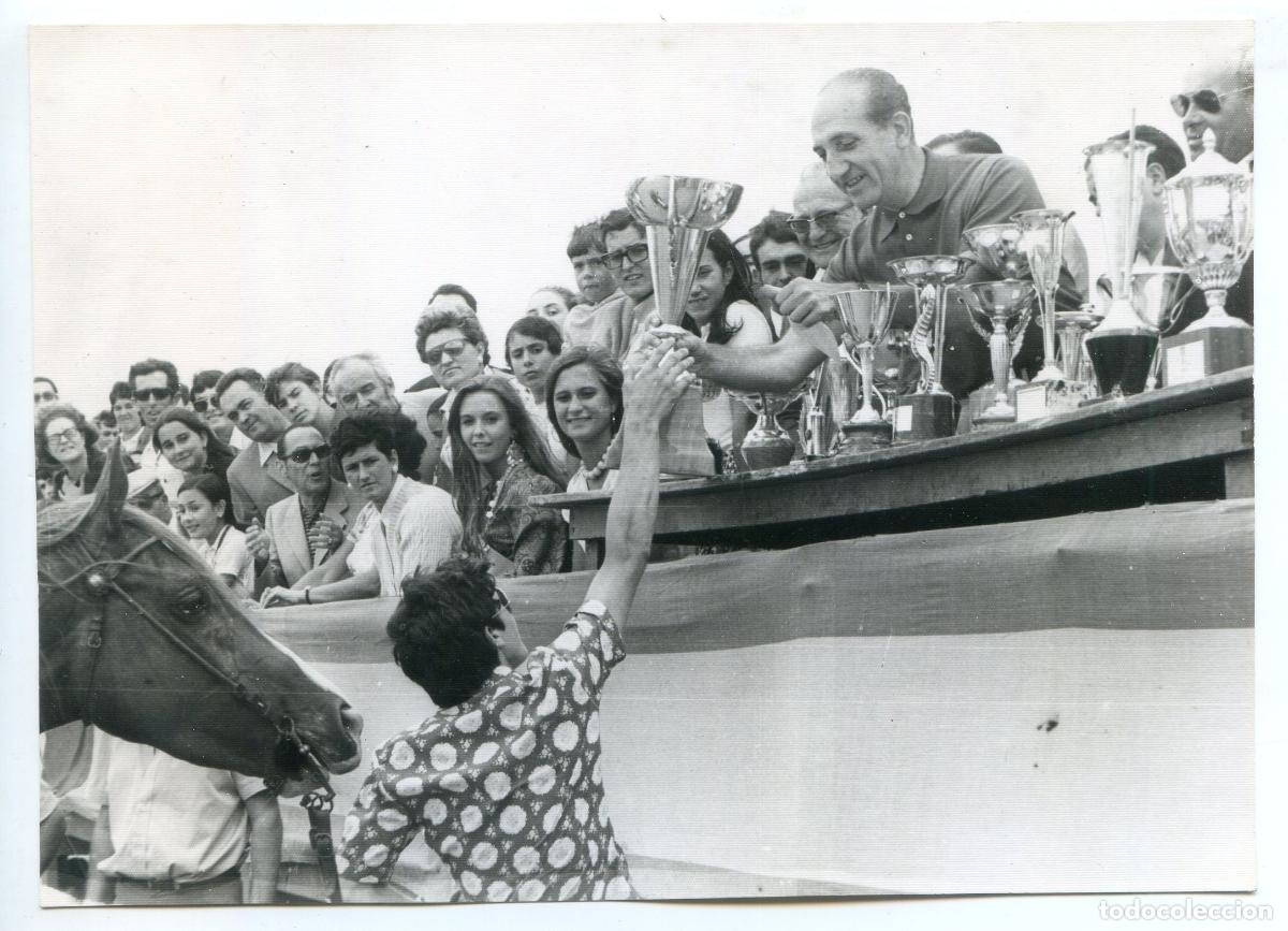 Alte Fotografie: Entrega de trofeos del XIV Derby de Loredo de 1970, Cantabria