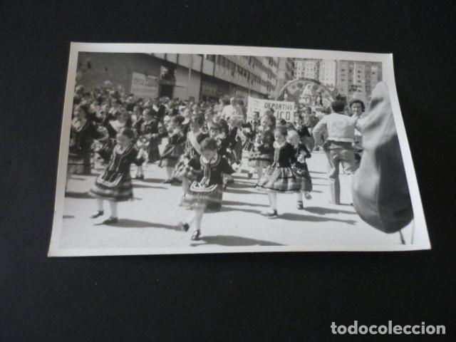 Fotograf&iacute;a antigua: BURGOS FIESTAS DE SAN JUAN DESFILE ANTIGUA FOTOGRAFIA 9 X 14 CM