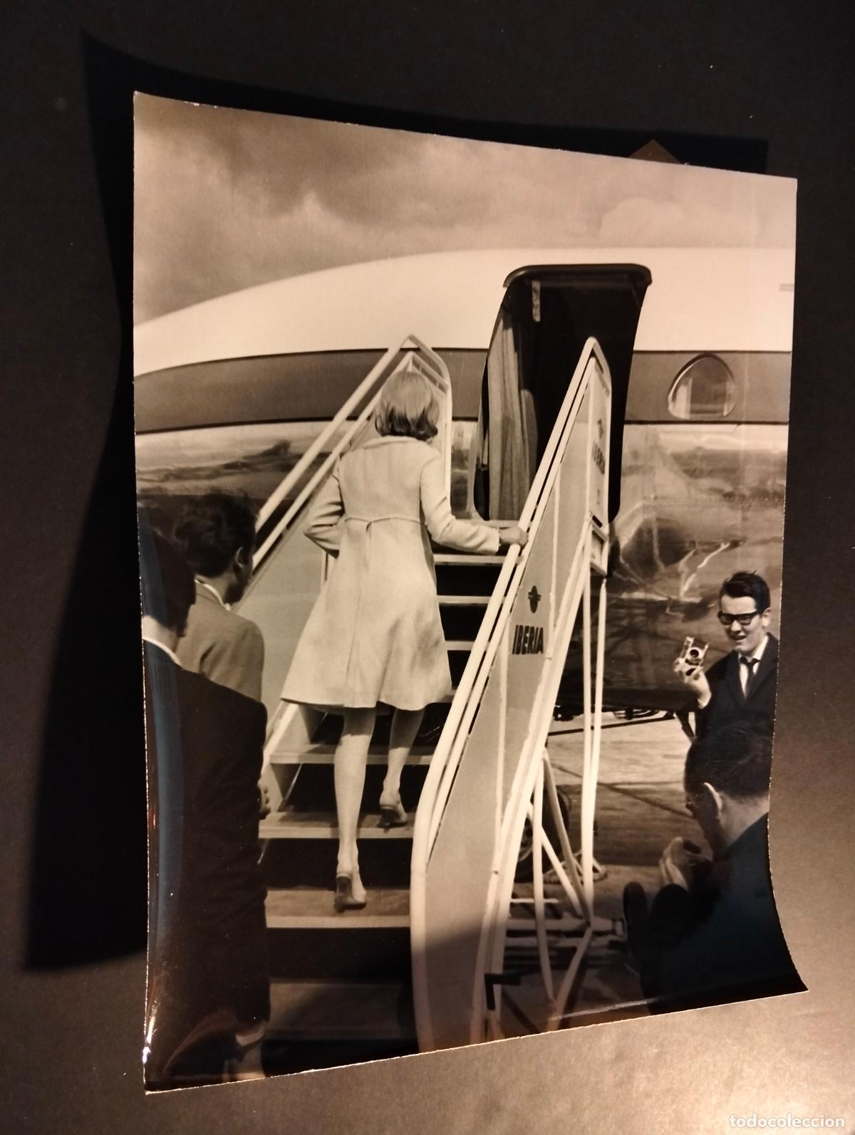 Fotografia antiga: JHONNY HALLYDAY CANTANTE ROCK ROLL SILVIE VARTAN FOTOGRAFIA ANTIGUA ORIGINAL A&Ntilde;OS 60 24 X 18 CMTS
