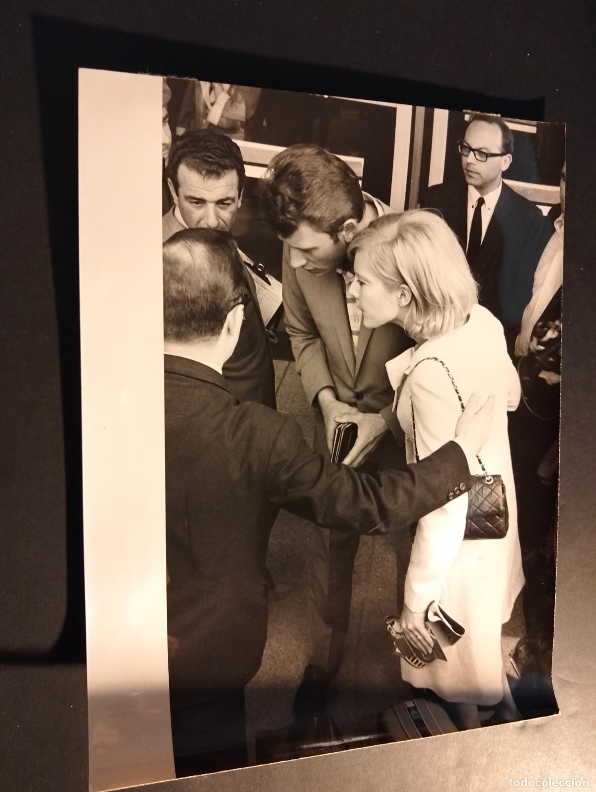 Fotografia antiga: JHONNY HALLYDAY CANTANTE ROCK ROLL SILVIE VARTAN FOTOGRAFIA ANTIGUA ORIGINAL A&Ntilde;OS 60 24 X 18 CMTS