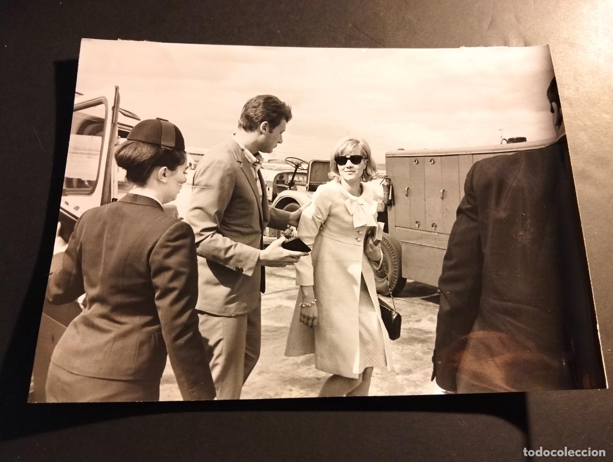 Fotografia antiga: JHONNY HALLYDAY CANTANTE ROCK ROLL SILVIE VARTAN FOTOGRAFIA ANTIGUA ORIGINAL A&Ntilde;OS 60 24 X 18 CMTS