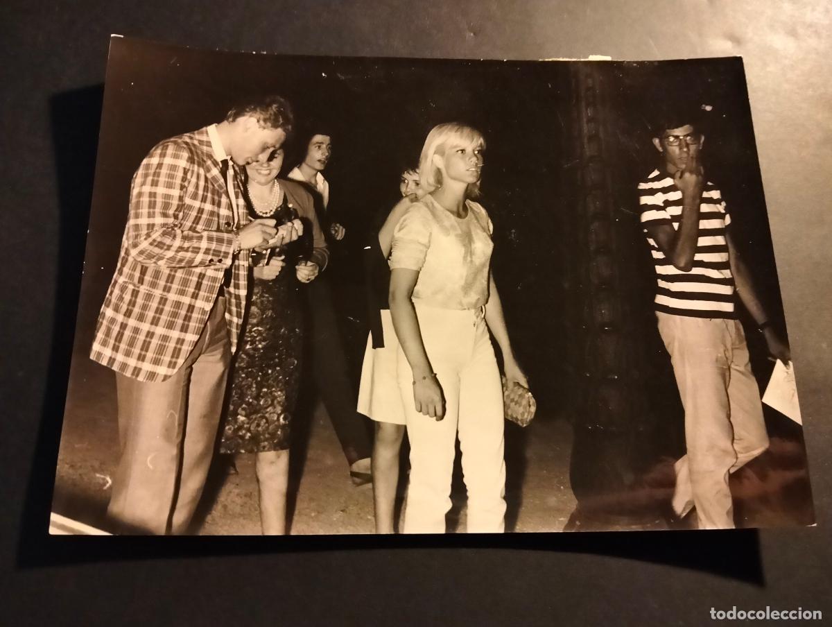 Fotografia antica: JHONNY HALLYDAY CANTANTE ROCK ROLL SILVIE VARTAN FOTOGRAFIA ANTIGUA ORIGINAL A&Ntilde;OS 60 13 X 18 CMTS