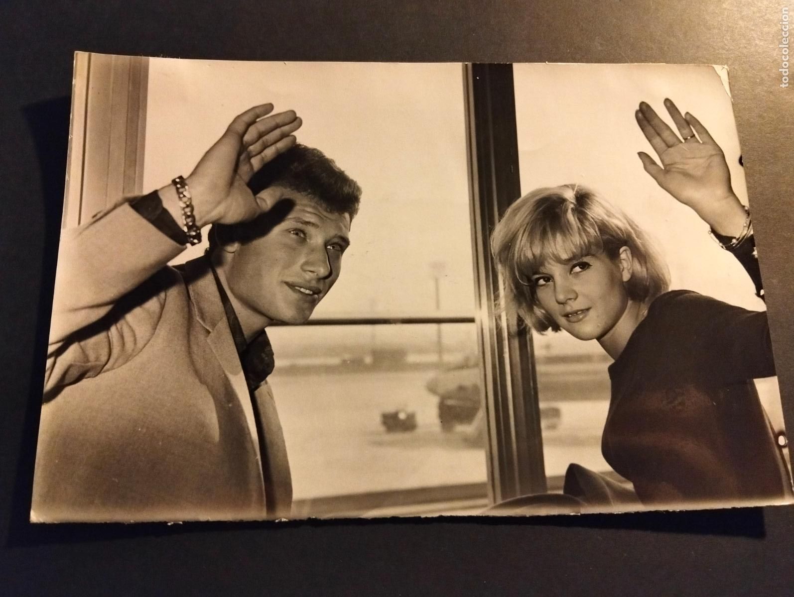 Antique Photography: JHONNY HALLYDAY CANTANTE ROCK ROLL SILVIE VARTAN FOTOGRAFIA ANTIGUA ORIGINAL A&Ntilde;OS 60 13 X 18 CMTS