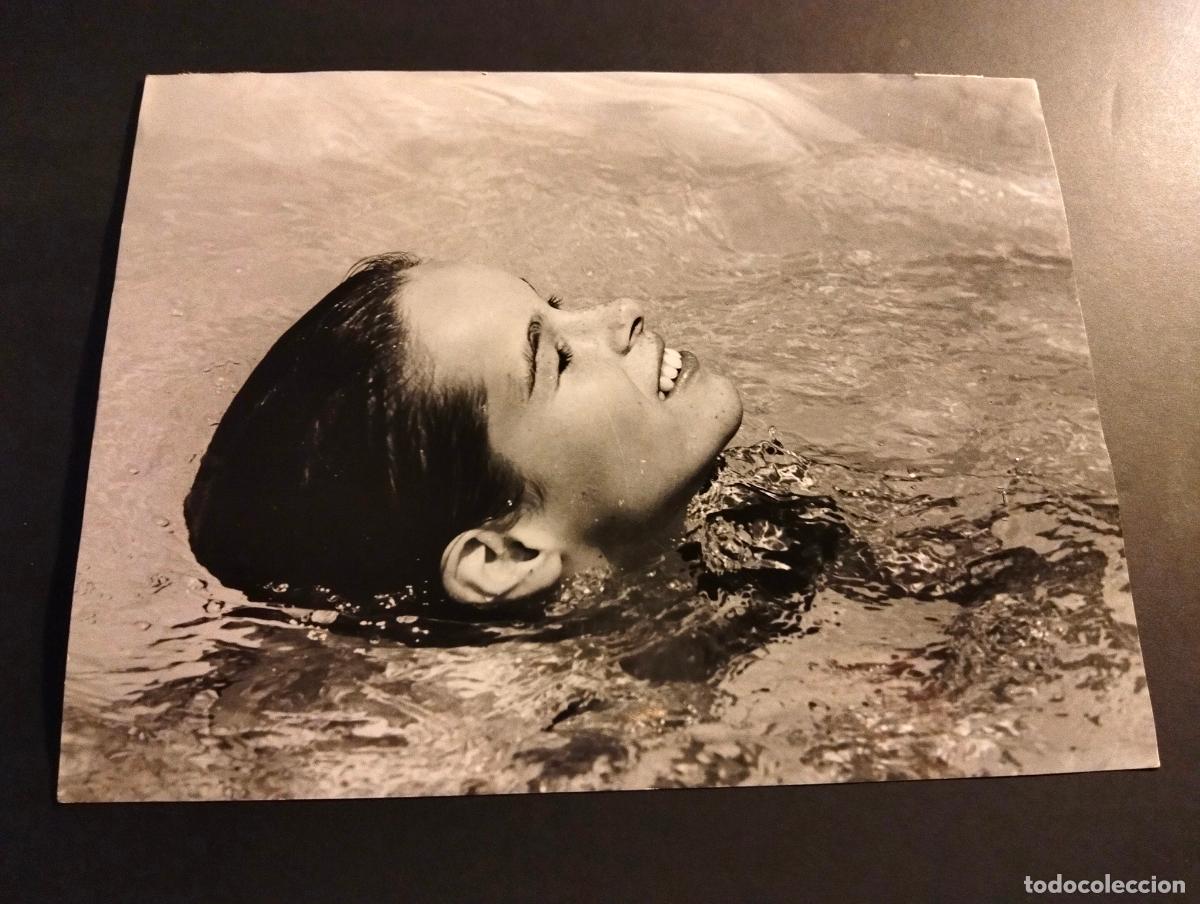 Fotograf&iacute;a antigua: GERALDINE CHAPLIN ACTRIZ FOTOGRAFIA ANTIGUA ORIGINAL A&Ntilde;OS 60 24 X 18 CMTS