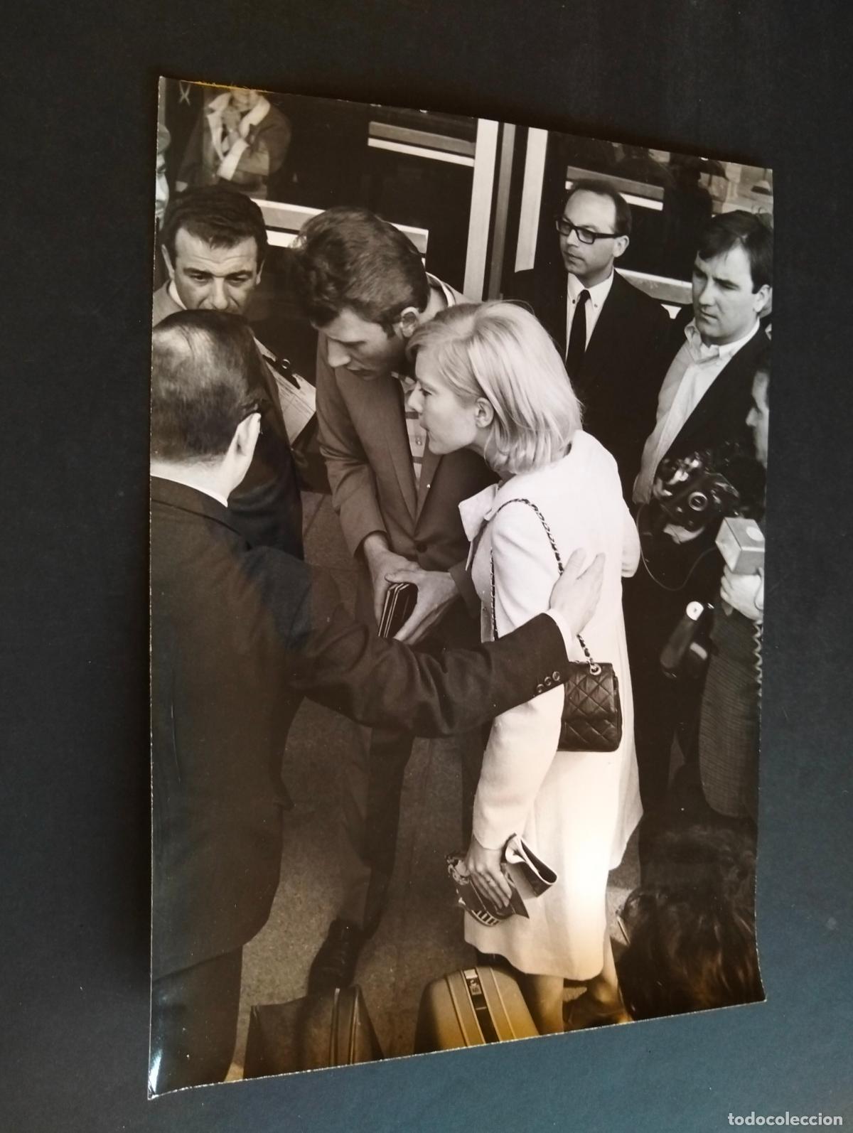 Antique Photography: JHONNY HALLYDAY CANTANTE ROCK ROLL SILVIE VARTAN FOTOGRAFIA ANTIGUA ORIGINAL A&Ntilde;OS 60 15 X 21 CMTS