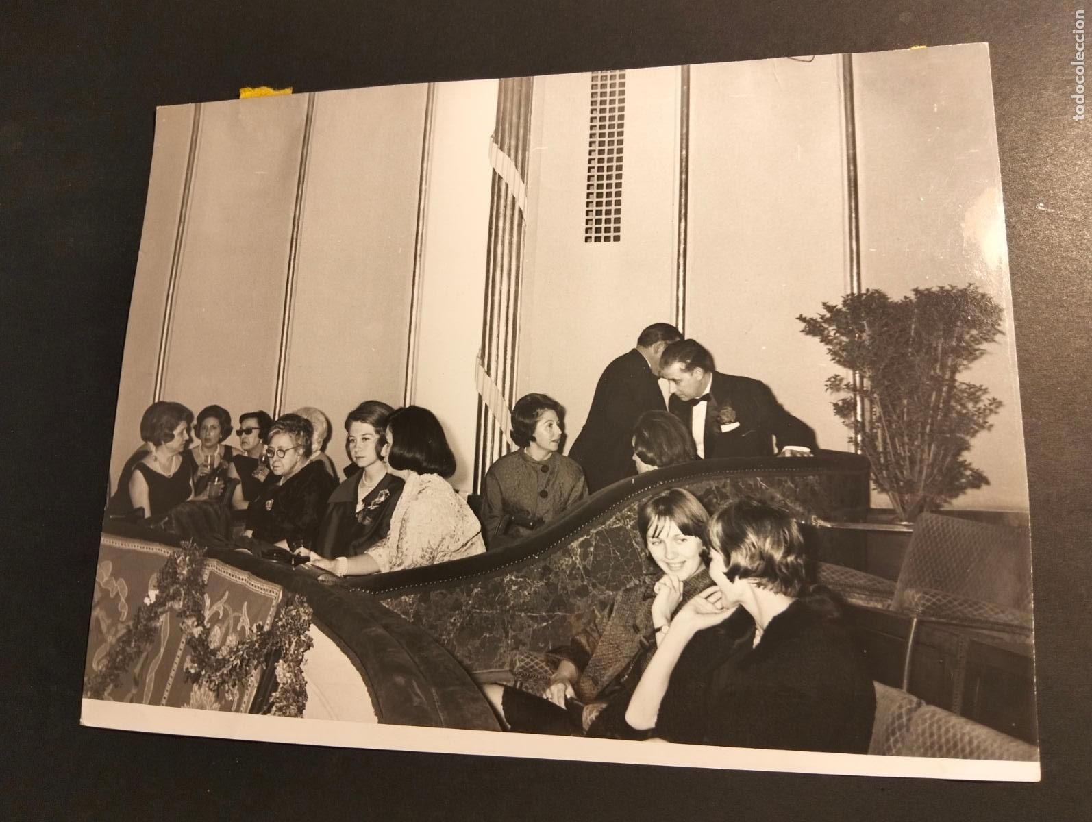 Fotografia antiga: PRINCESA SOFIA DE GRECIA Y MARQUESES DE VILLAVERDE ANTIGUA FOTOGRAFIA 18 X 24 CM