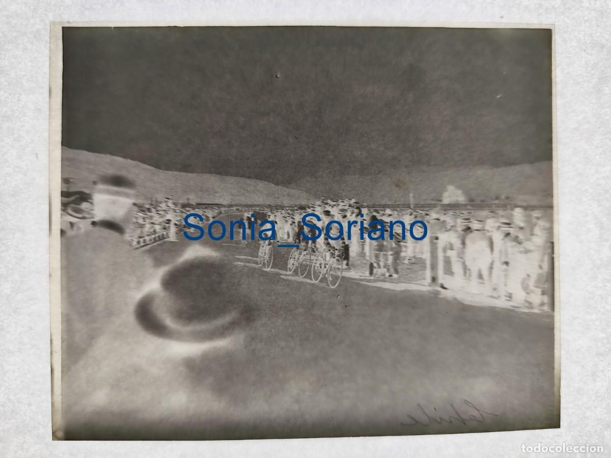 Fotograf&iacute;a antigua: CHILE - C. 1900 - FOTO DE T. RUIZ DE GALARRETA, NEGATIVO EN CELULOIDE, CARRERA DE BICICLETAS