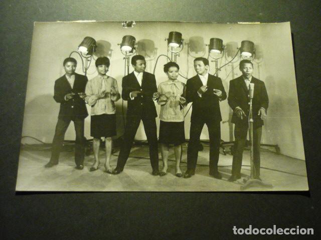 Photographie ancienne: LES SURFS CONJUNTO MUSICAL CANTANTES ANTIGUA FOTOGRAFIA ORIGINAL 13 X 18 CM