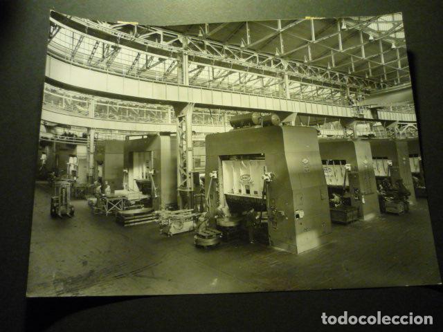 Fotograf&iacute;a antigua: FABRICA DE AUTOMOVILES FIAT MIRAFIORI ITALIA ANTIGUA FOTOGRAFIA ORIGINAL 17 X 23 CM