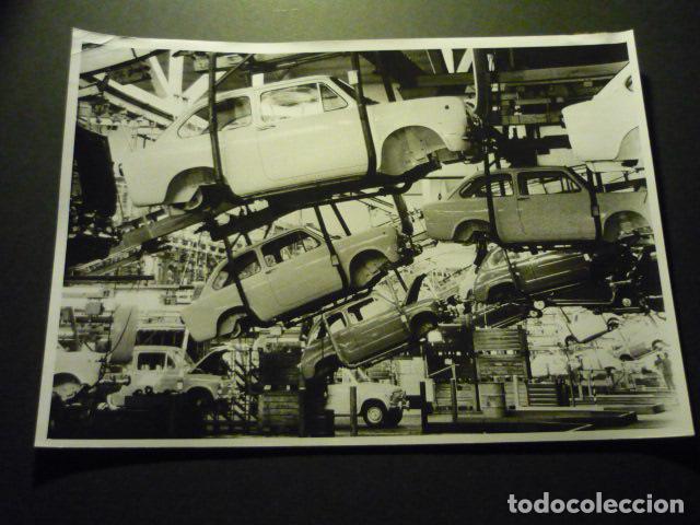 Fotograf&iacute;a antigua: FABRICA DE AUTOMOVILES FIAT MIRAFIORI ITALIA ANTIGUA FOTOGRAFIA ORIGINAL 18 X 24 CM