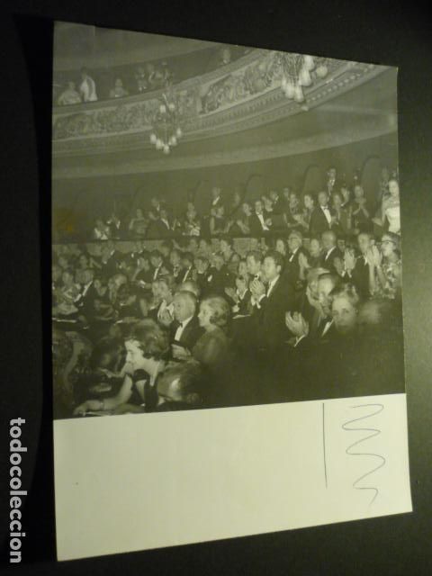Antique Photography: BARCELONA TEATRO DEL LICEO REPRESENTACION OPERA TRISTAN PUBLICO FOTOGRAFIA ORIGINAL 24 X 18 CM