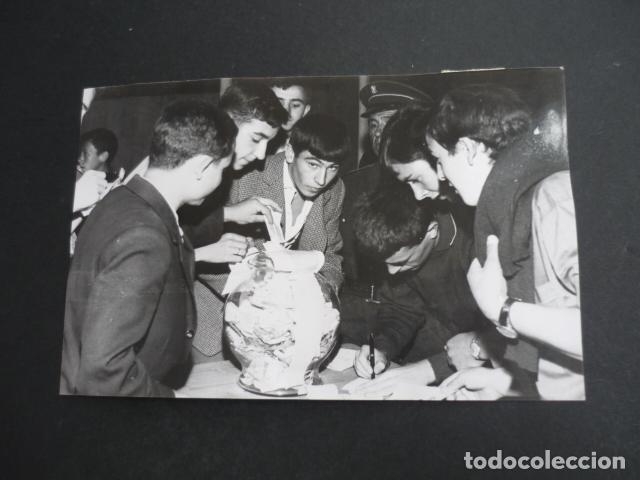 Fotografia antica: ARANDA DE DUERO VI FESTIVAL DE LA CANCION DEL DUERO 1965 ANTIGUA FOTOGRAFIA 18 X 12 CM