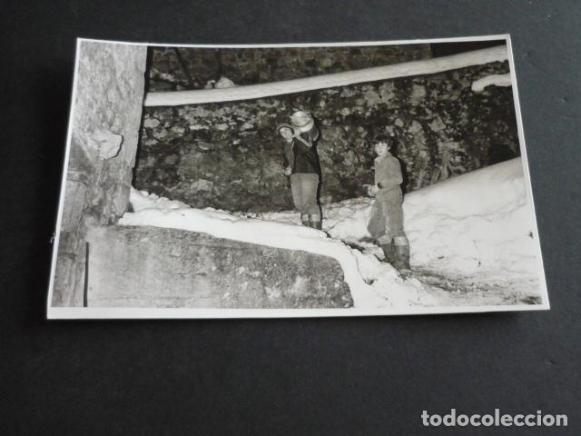 Antique Photography: TIELVE ASTURIAS NI&Ntilde;OS CON CANTARAS DE LECHE ANTIGUA FOTOGRAFIA 10 X 16,5 CM