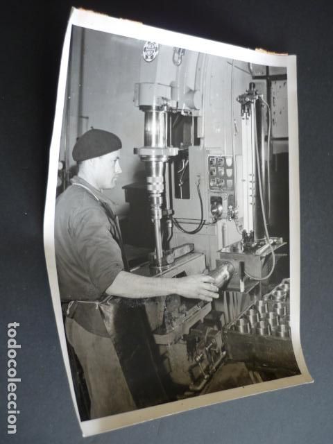 Fotograf&iacute;a antigua: FRANCIA FACTORIA AUTOMOVILES PEUGEOT ANTIGUA FOTOGRAFIA 24 X 18 CM