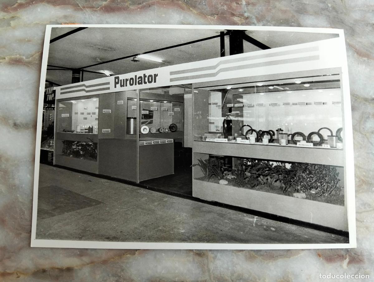Fotografia antica: BARCELONA SALON DEL AUTOMOVIL 1981 STAND DE PUROLATOR ANTIGUA FOTOGRAFIA 13 X 18 CM