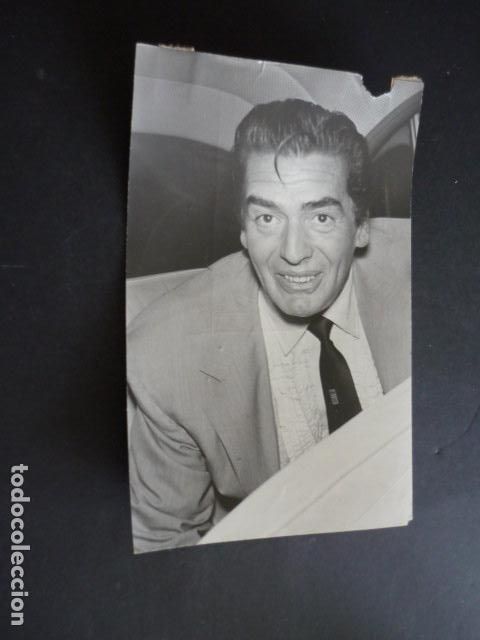Fotografia antiga: VICTOR MATURE ACTOR 1958 ANTIGUA FOTOGRAFIA 17 X 11 CM