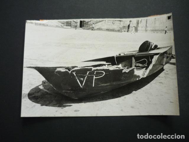 Fotograf&iacute;a antigua: VILLAGARCIA DE AROSA PONTEVEDRA LANCHA VIGILANCIA FISCAL TIROTEADA ANTIGUA FOTOGRAFIA 18 X 12 CM
