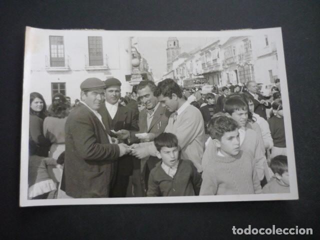 Fotograf&iacute;a antigua: MEDINA SIDONIA CADIZ 1969 FIESTA TAURINA A BENEFICIO DE LAS AGUSTINAS ANTIGUA FOTOGRAFIA 12 X 18 CM