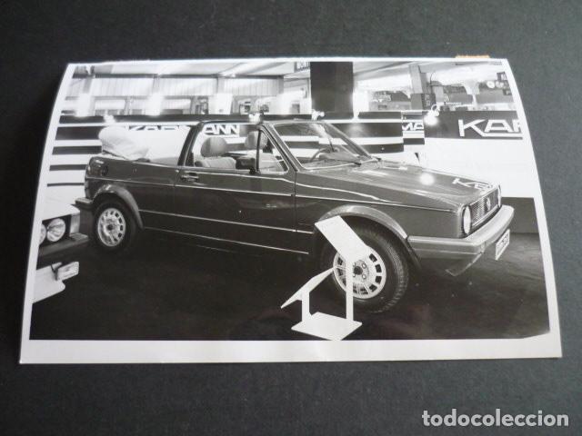 Fotograf&iacute;a antigua: GINEBRA SALON DEL AUTOMOVIL 1979 COCHE VOLKSWAGEN ANTIGUA FOTOGRAFIA 12 X 17 CM