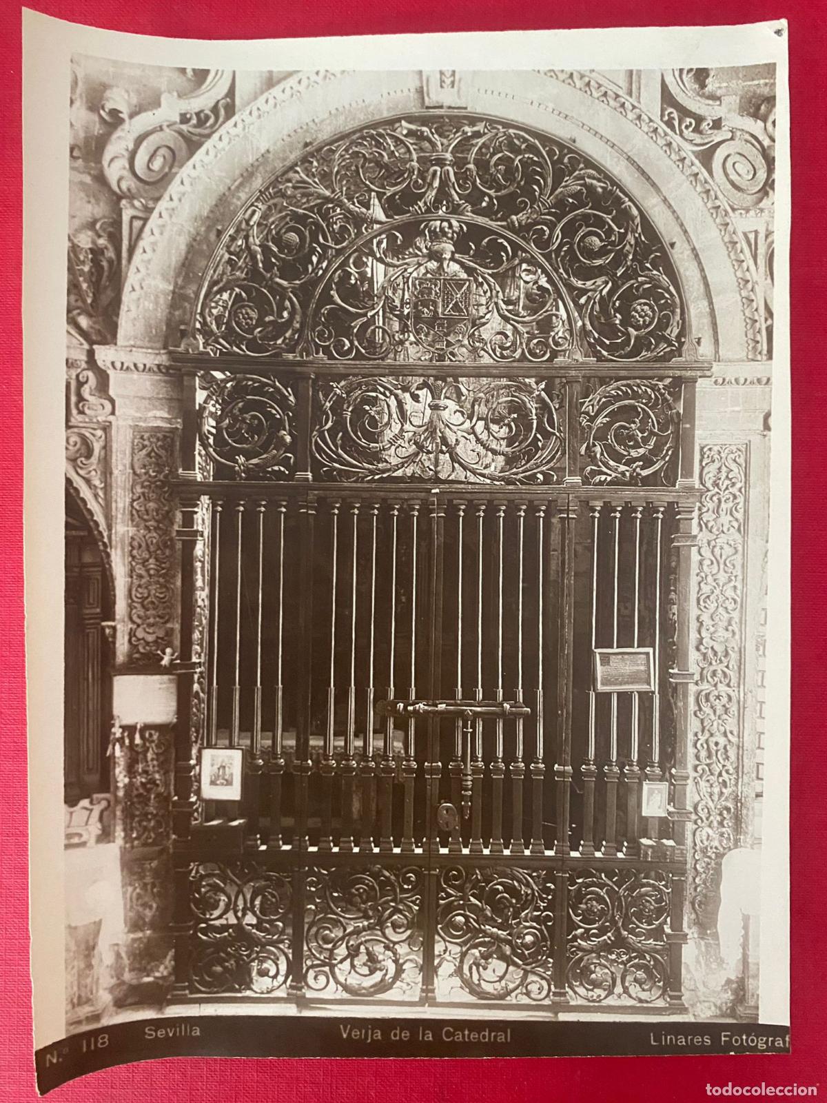 Fotografia antica: Foto antigua Sevilla. Catedral de Sevilla, verja. Fot&oacute;grafo Linares 22,5 x 17,5 cm