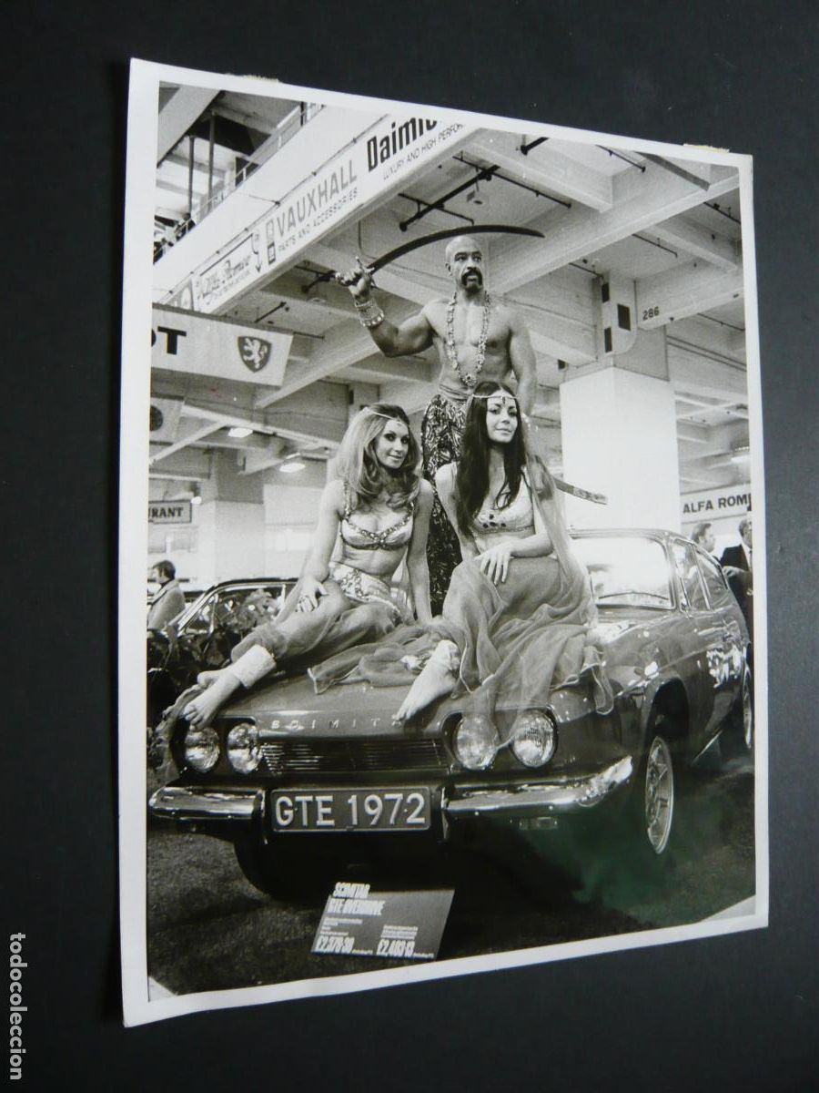 Fotografia antica: SALON DEL AUTOMOVIL LONDRES 1971 AUTOMOVIL SCIMITAR GTE FOTOGRAFIA 21 X 26 CM