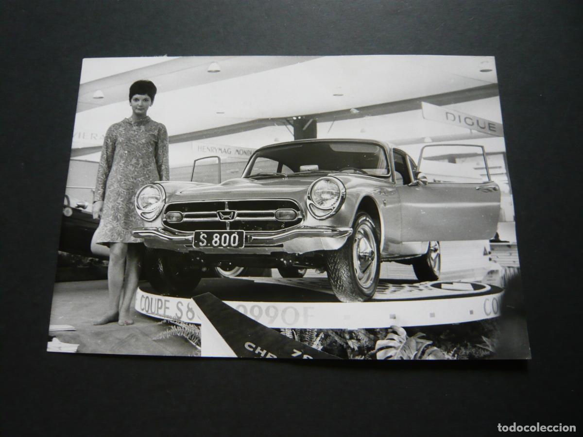 Fotograf&iacute;a antigua: SALON DEL AUTOMOVIL PARIS 1966 AUTOMOVIL HONDA S-800 FOTOGRAFIA 13 X 18 CM
