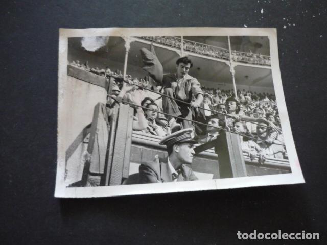 Fotograf&iacute;a antigua: JORGE VICO ACTOR TARDE DE TOROS ANTIGUA FOTOGRAFIA ORIGINAL 9 X 12 CM