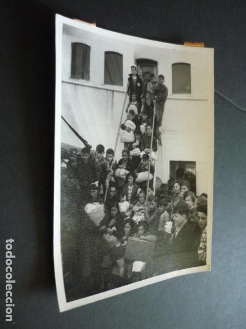 Antique Photography: NI&Ntilde;OS VASCOS DESEMBARCANDO EN SOUTHHAMPTON REINO UNIDO 1937 ANTIGUA FOTOGRAFIA 1975 11 X 15 CM