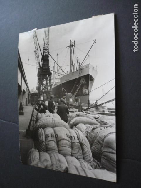 Fotografia antiga: LONDRES ESCENA EN EL PUERTO 1959 ANTIGUA FOTOGRAFIA 15 X 21 CM