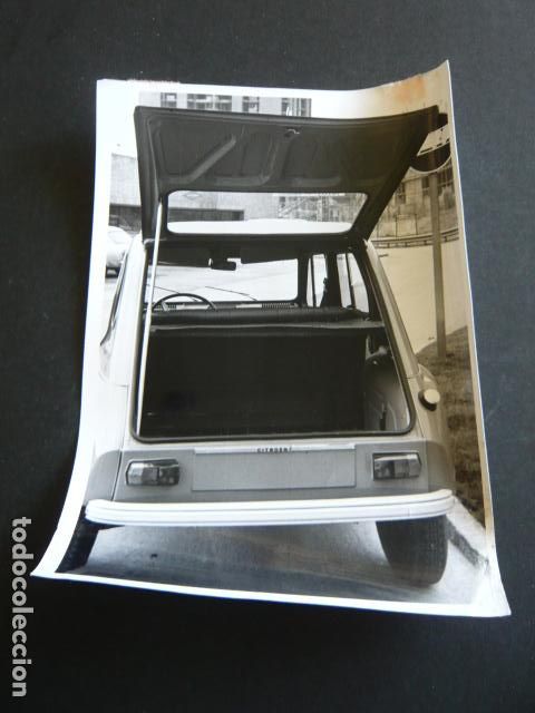Fotograf&iacute;a antigua: AUTOMOVIL MARCA CITROEN DYANE 6 ANTIGUA FOTOGRAFIA 13 X 18 CM