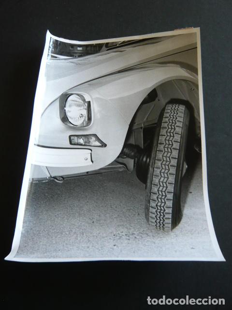 Fotograf&iacute;a antigua: AUTOMOVIL MARCA CITROEN DYANE 6 ANTIGUA FOTOGRAFIA 13 X 18 CM