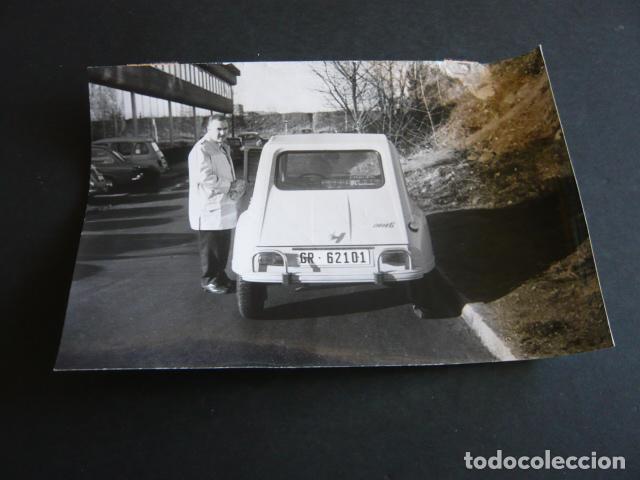 Fotograf&iacute;a antigua: AUTOMOVIL MARCA CITROEN DYANE 6 ANTIGUA FOTOGRAFIA 13 X 18 CM