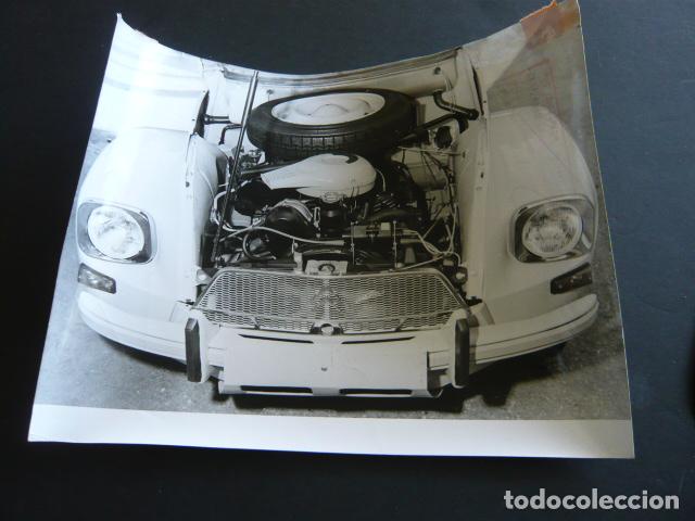Fotograf&iacute;a antigua: AUTOMOVIL MARCA CITROEN DYANE 6 ANTIGUA FOTOGRAFIA 1968 24 X 18 CM
