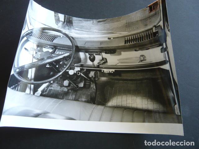 Fotograf&iacute;a antigua: AUTOMOVIL MARCA CITROEN DYANE 6 ANTIGUA FOTOGRAFIA 1968 24 X 18 CM