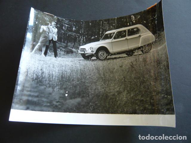 Fotograf&iacute;a antigua: AUTOMOVIL MARCA CITROEN DYANE 6 ANTIGUA FOTOGRAFIA 1968 24 X 18 CM