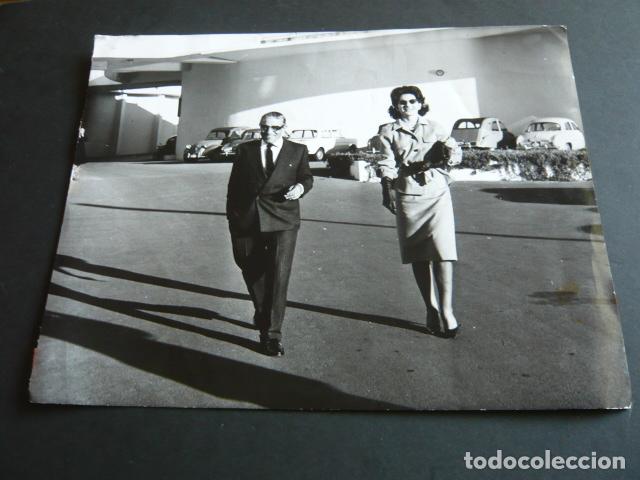 Fotografia antica: ONASSIS Y MARIA CALLAS ANTIGUA FOTOGRAFIA 21 X 28 CM
